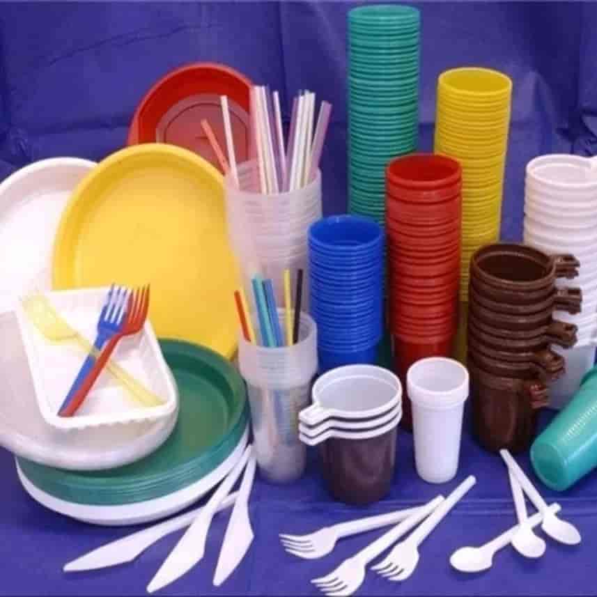 Plastik kaplar